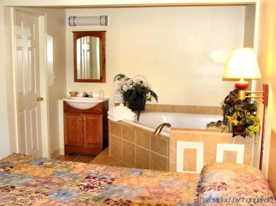 Flagship Inn & Suites Groton Buitenkant foto
