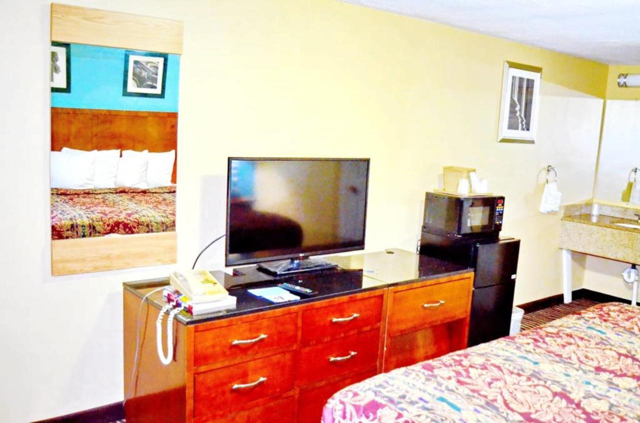 Flagship Inn & Suites Groton Buitenkant foto